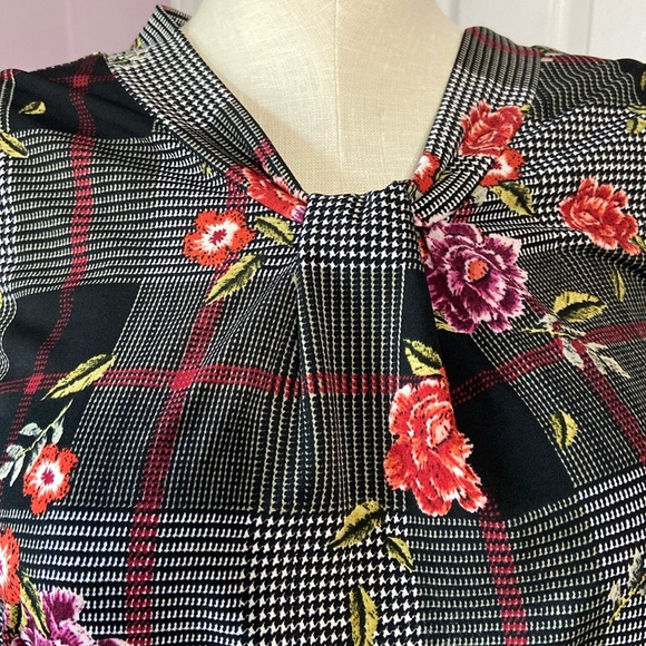 Christopher & Banks Dressy Tank - Picture 2 of 6